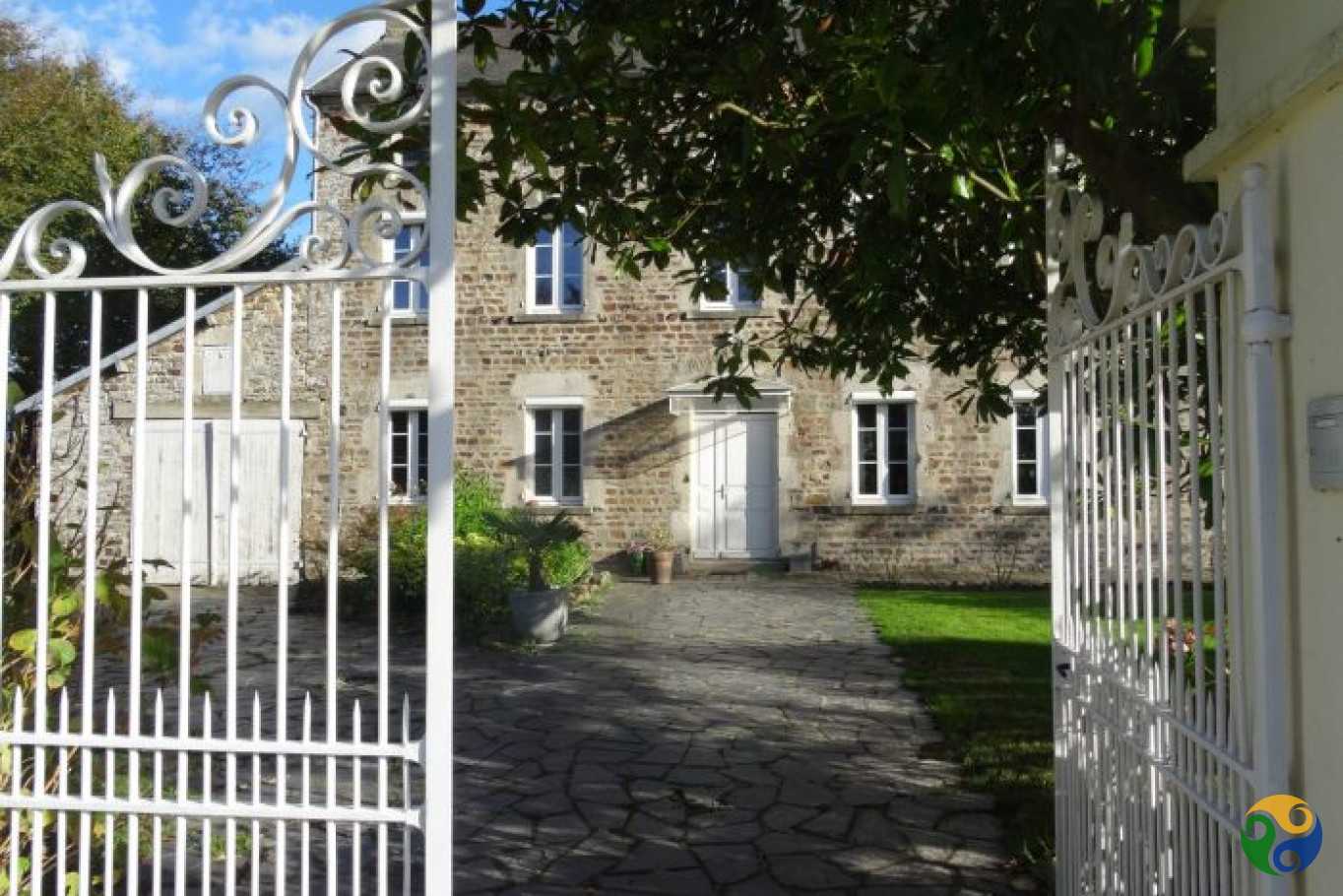 Будинок в Saint-Symphorien-le-Valois, Normandie 11130863