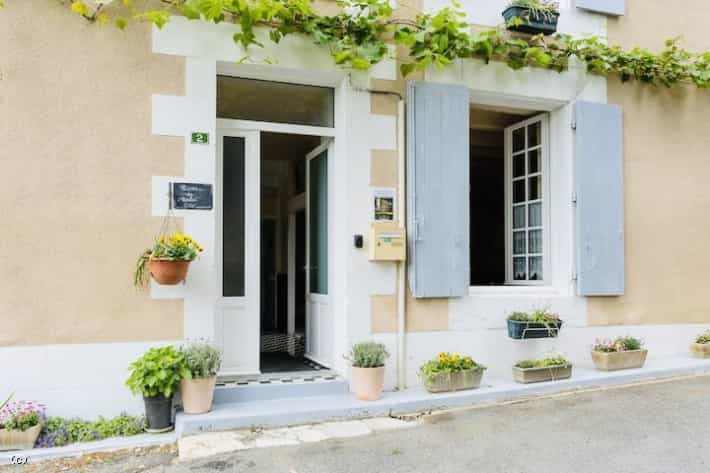 House in Verteuil-sur-Charente, Nouvelle-Aquitaine 11131138