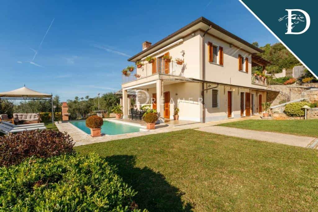 House in Pietrasanta, Tuscany 11131190