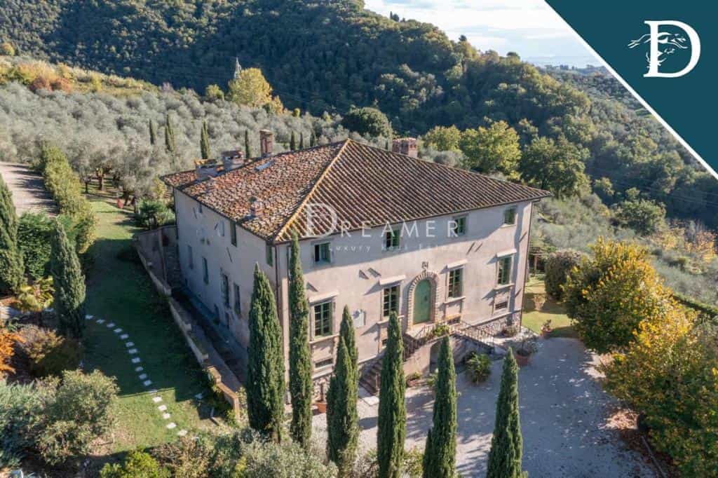 房子 在 Lucca, Tuscany 11131198