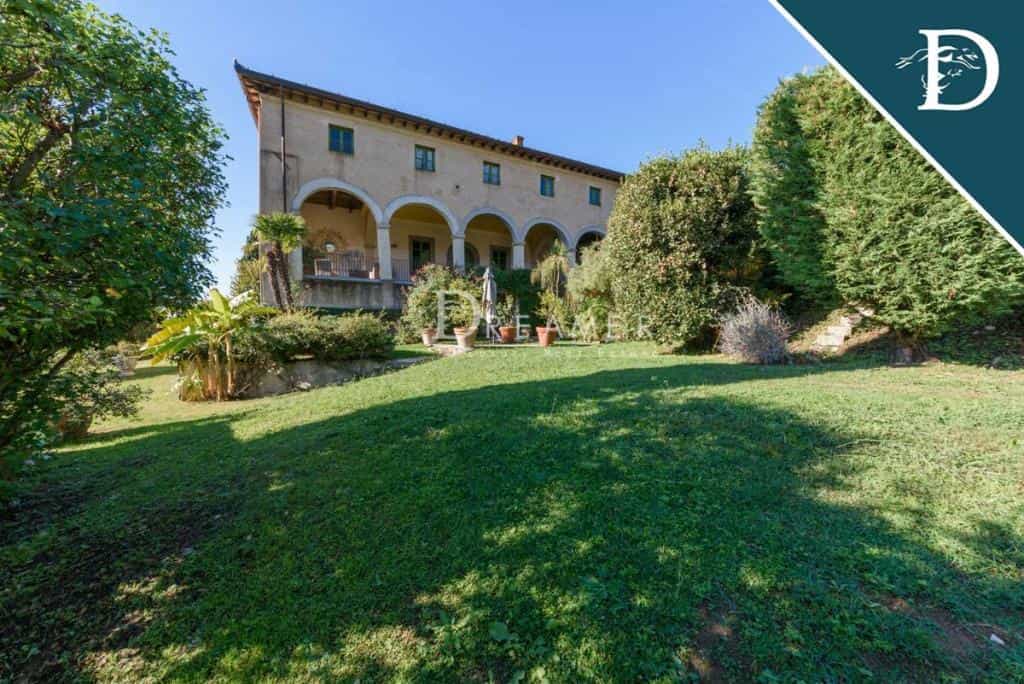房子 在 Lucca, Tuscany 11131198