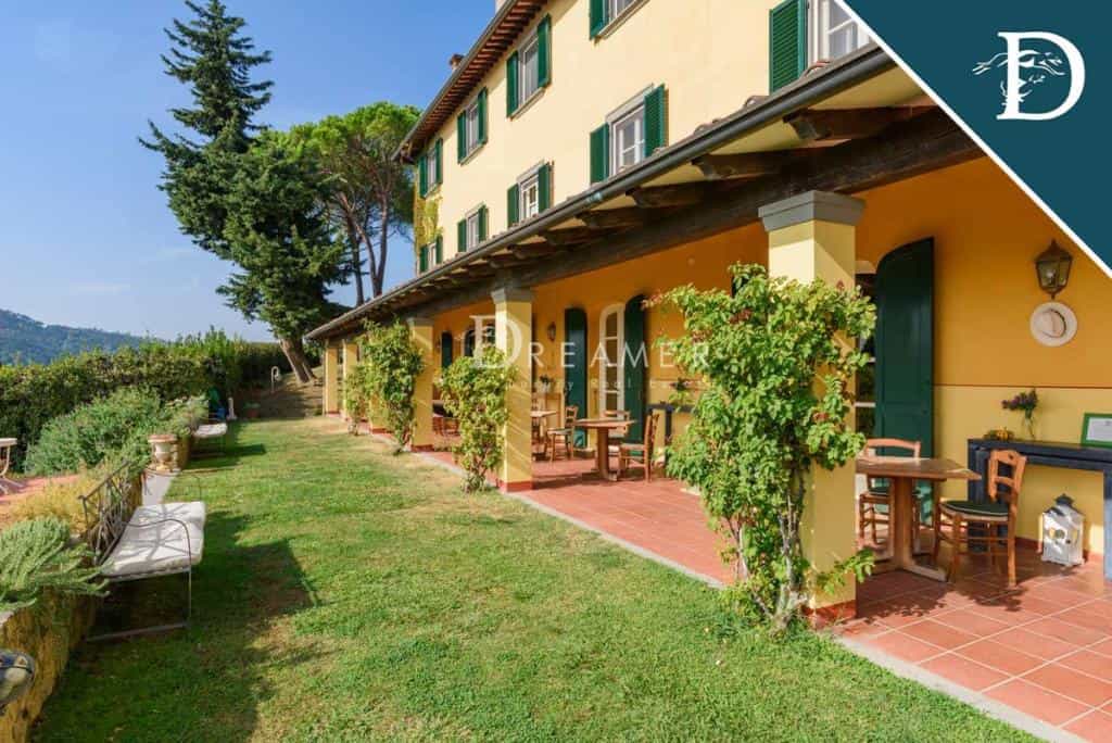 房子 在 Lucca, Tuscany 11131223