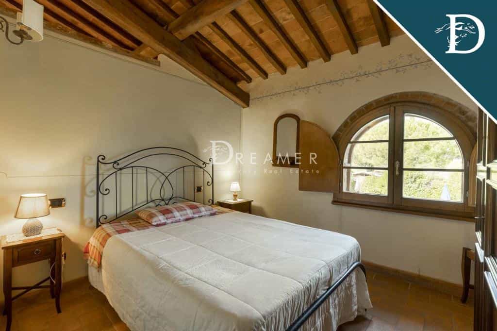 Rumah di Rapolano Terme, Tuscany 11131235