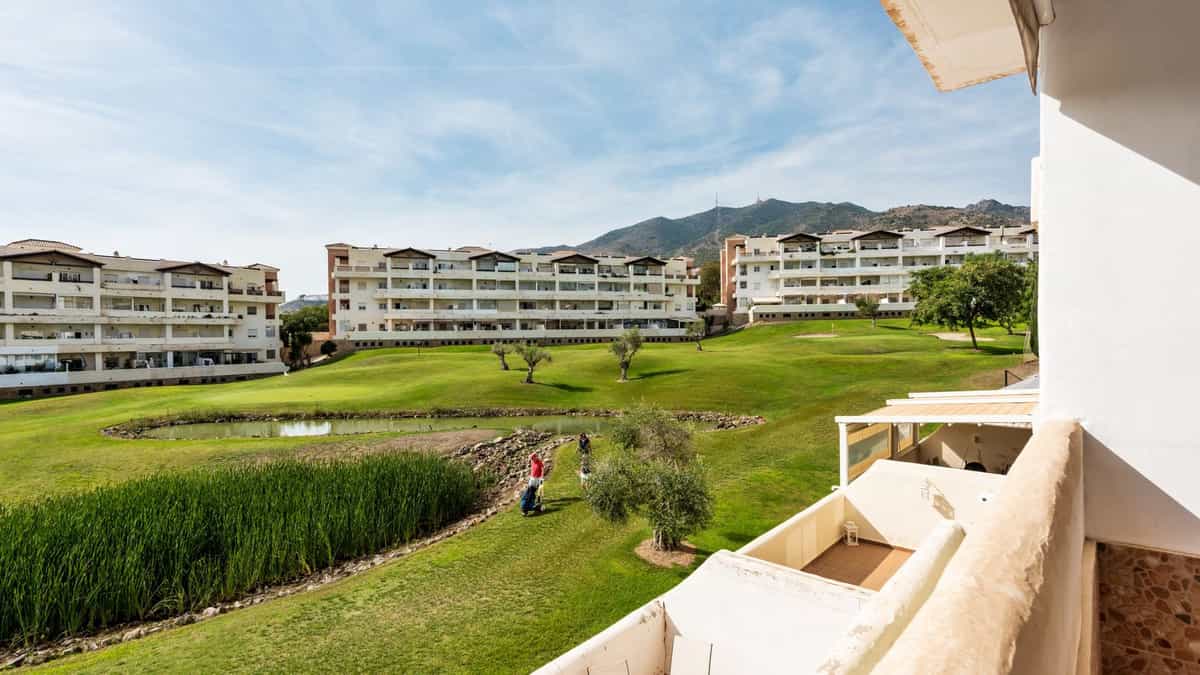 Condominium in Arroyo de la Miel, Andalusia 11131281