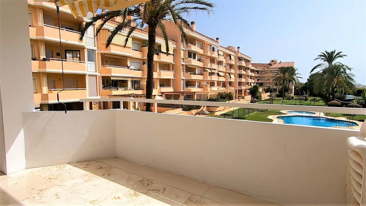Eigentumswohnung im Estepona, Andalusien 11131450