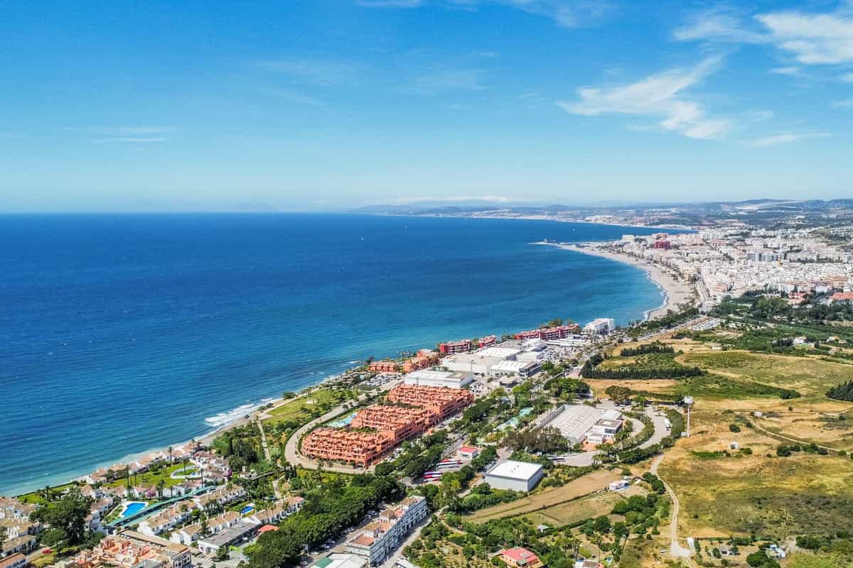 Land in Estepona, Andalusia 11131617