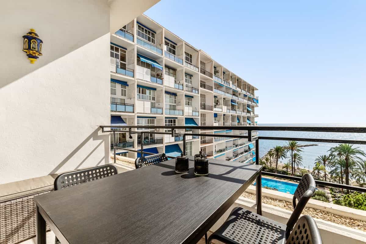 Condominium in Marbella, Andalusia 11132212