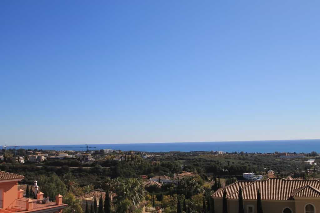 Land in Marbella, Andalucía 11132879