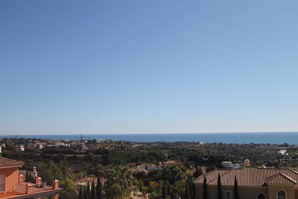 Land in Marbella, Andalucía 11132879
