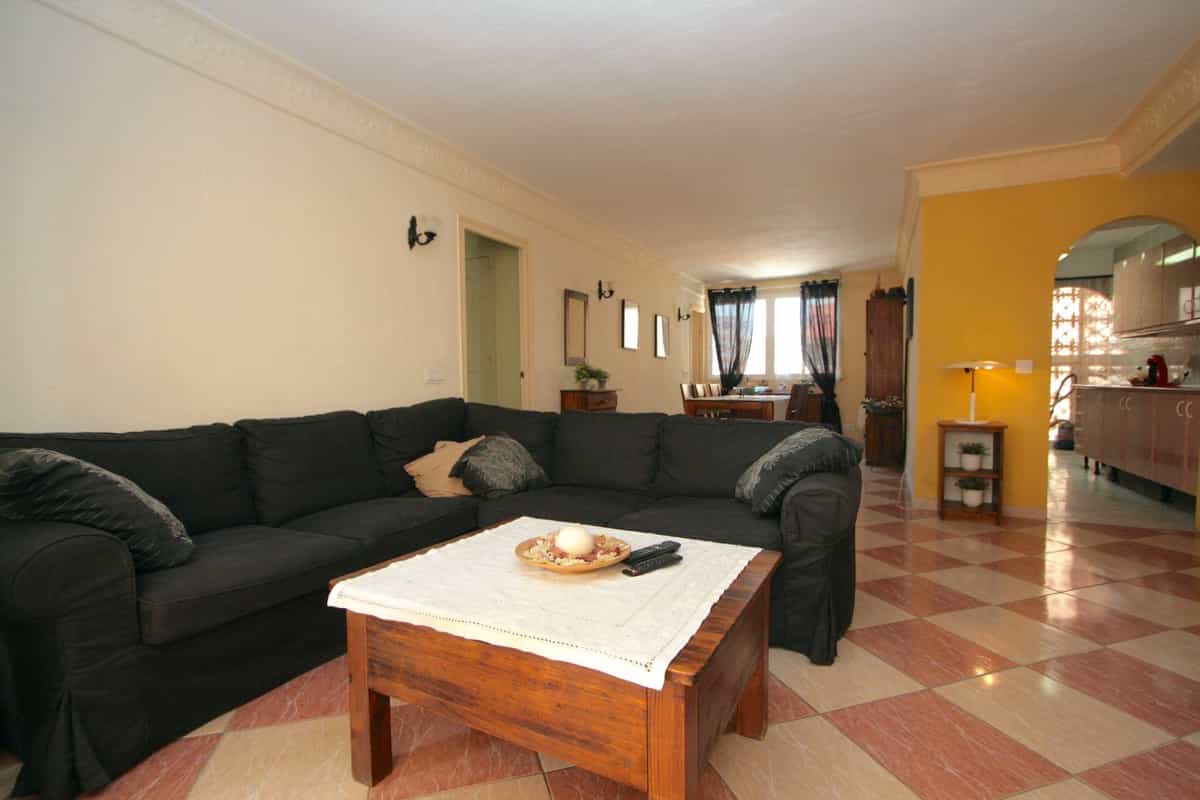 Condominium in Fuengirola, Andalucía 11133065