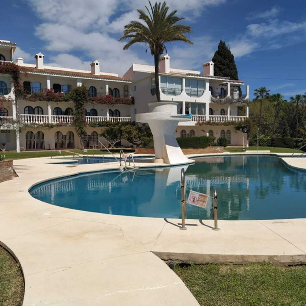 Condominium in Fuengirola, Andalusia 11133384