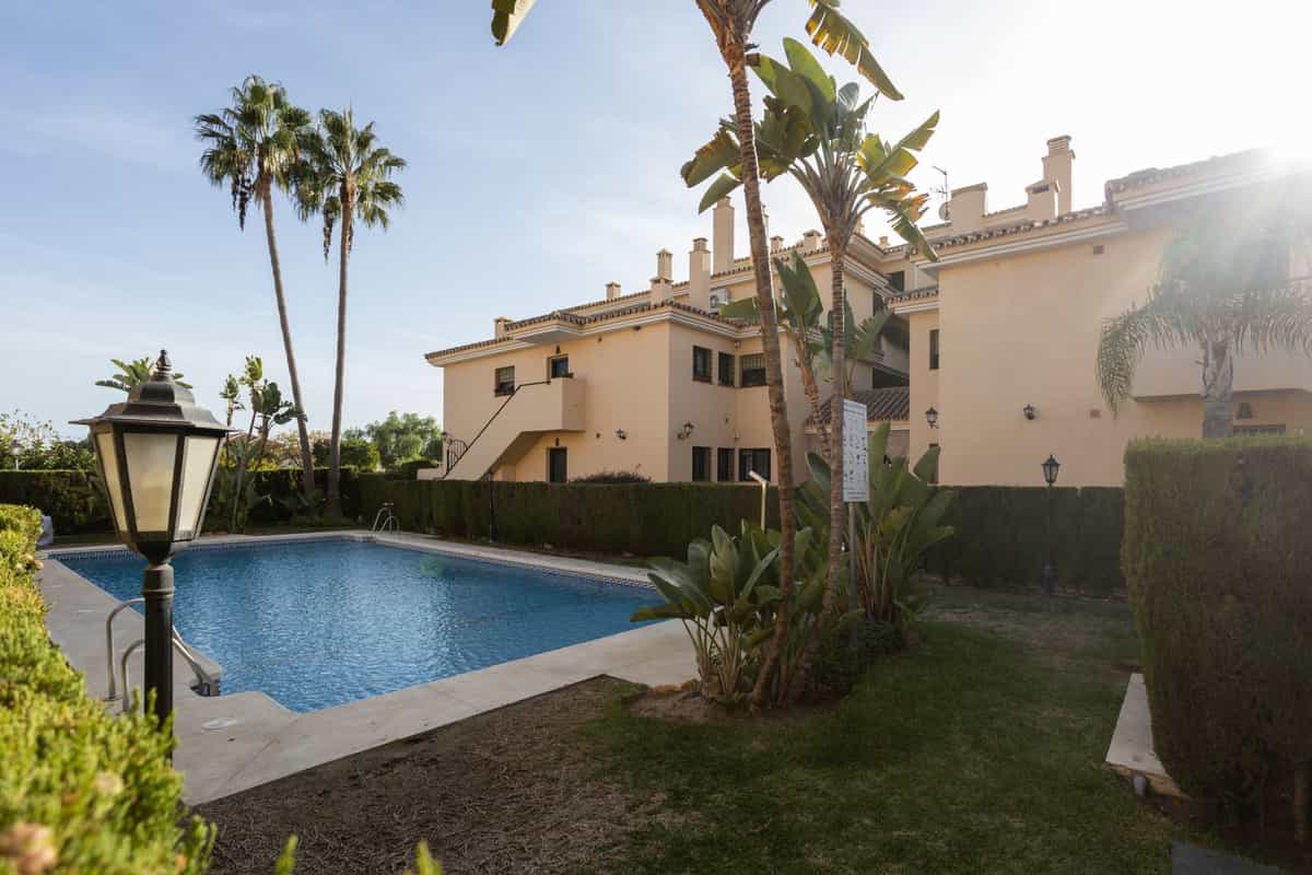 Condominium in San Pedro de Alcantara, Andalusia 11133508