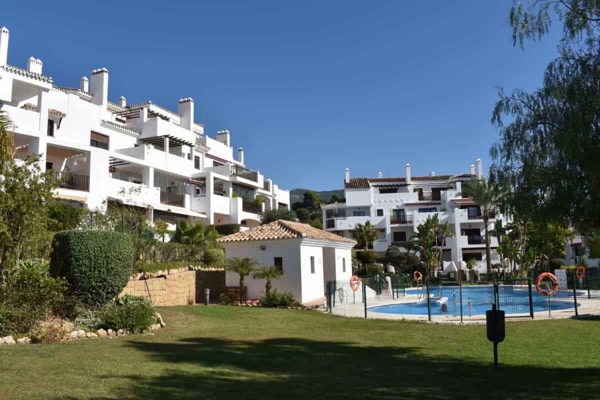 Condominium in Alhaurin el Grande, Andalusia 11133542