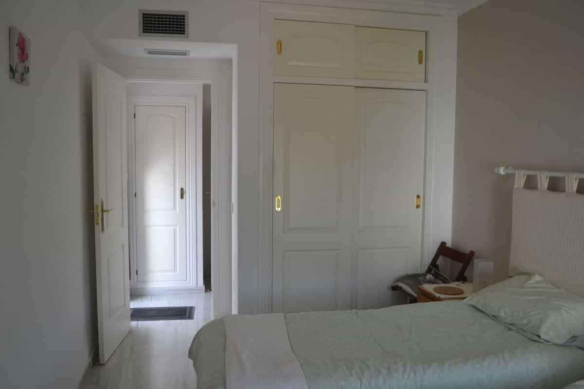 Квартира в Alhaurín el Grande, Andalusia 11133902