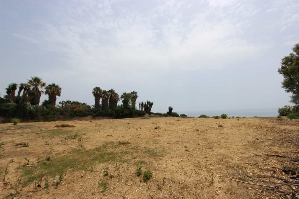 Land in Estepona, Andalusia 11134911