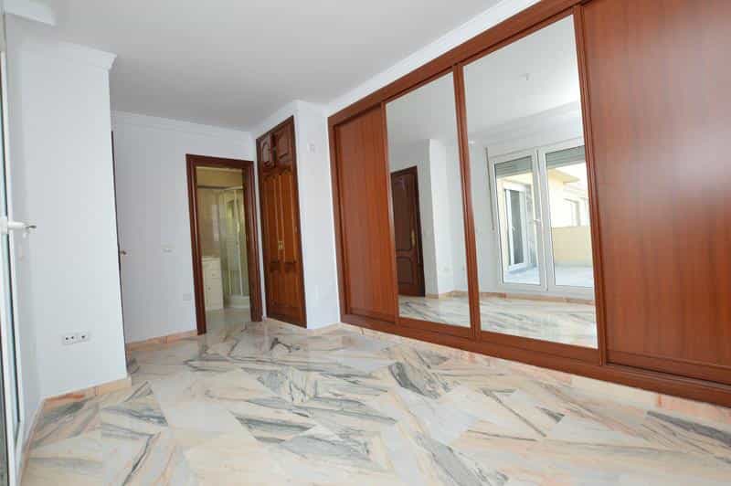 公寓 在 Fuengirola, Andalucía 11134990