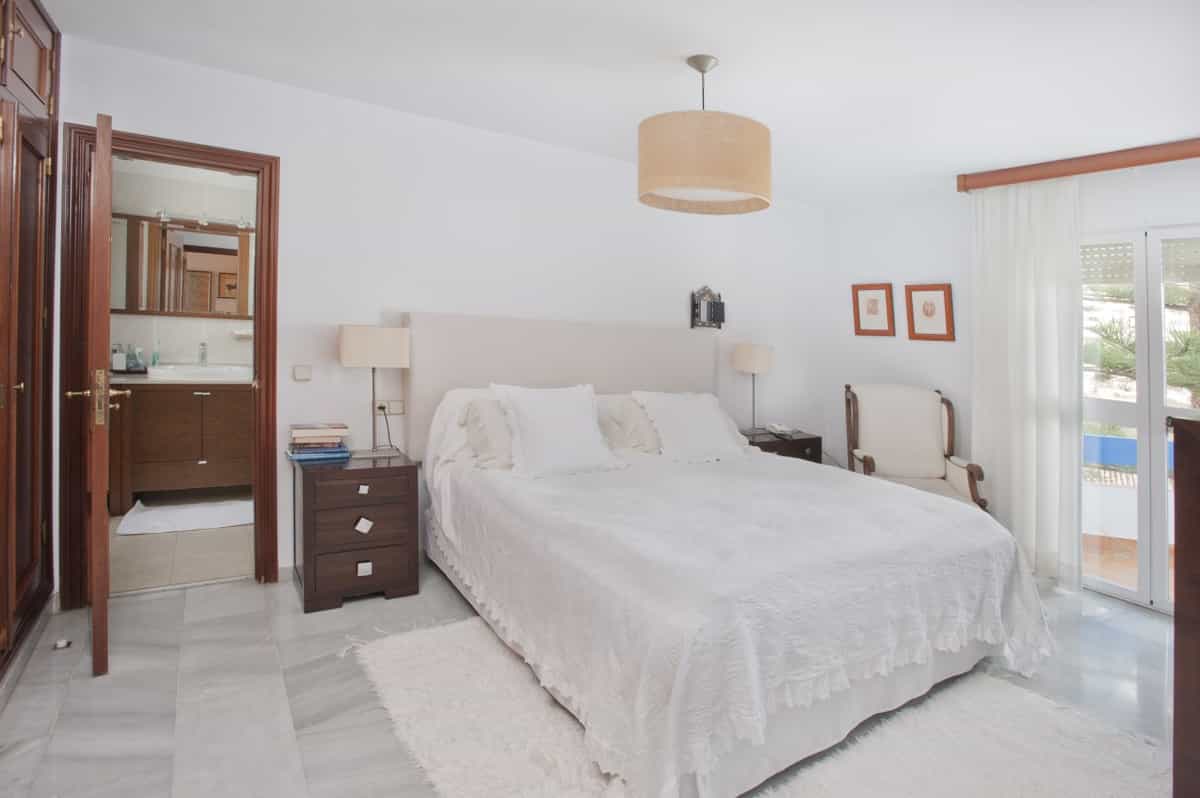 Квартира в Fuengirola, Andalucía 11135007