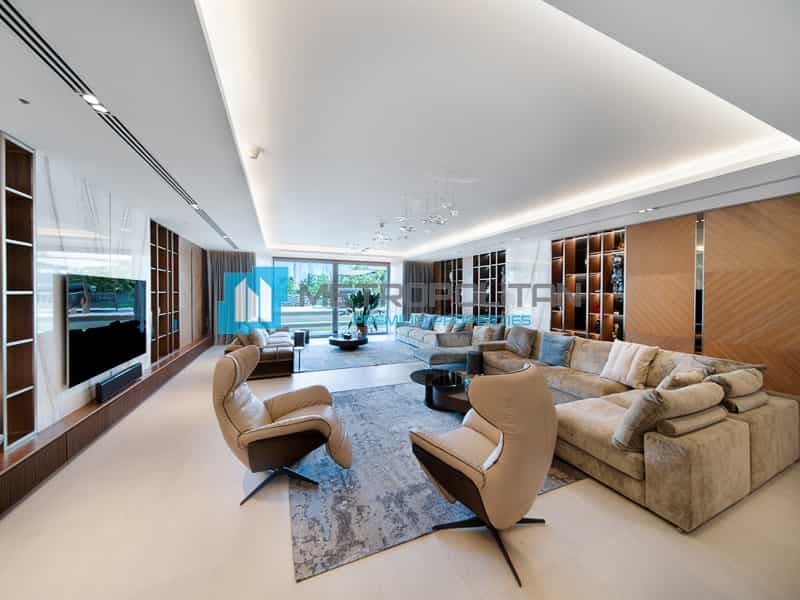 Condominium in Dubai, Dubayy 11135097