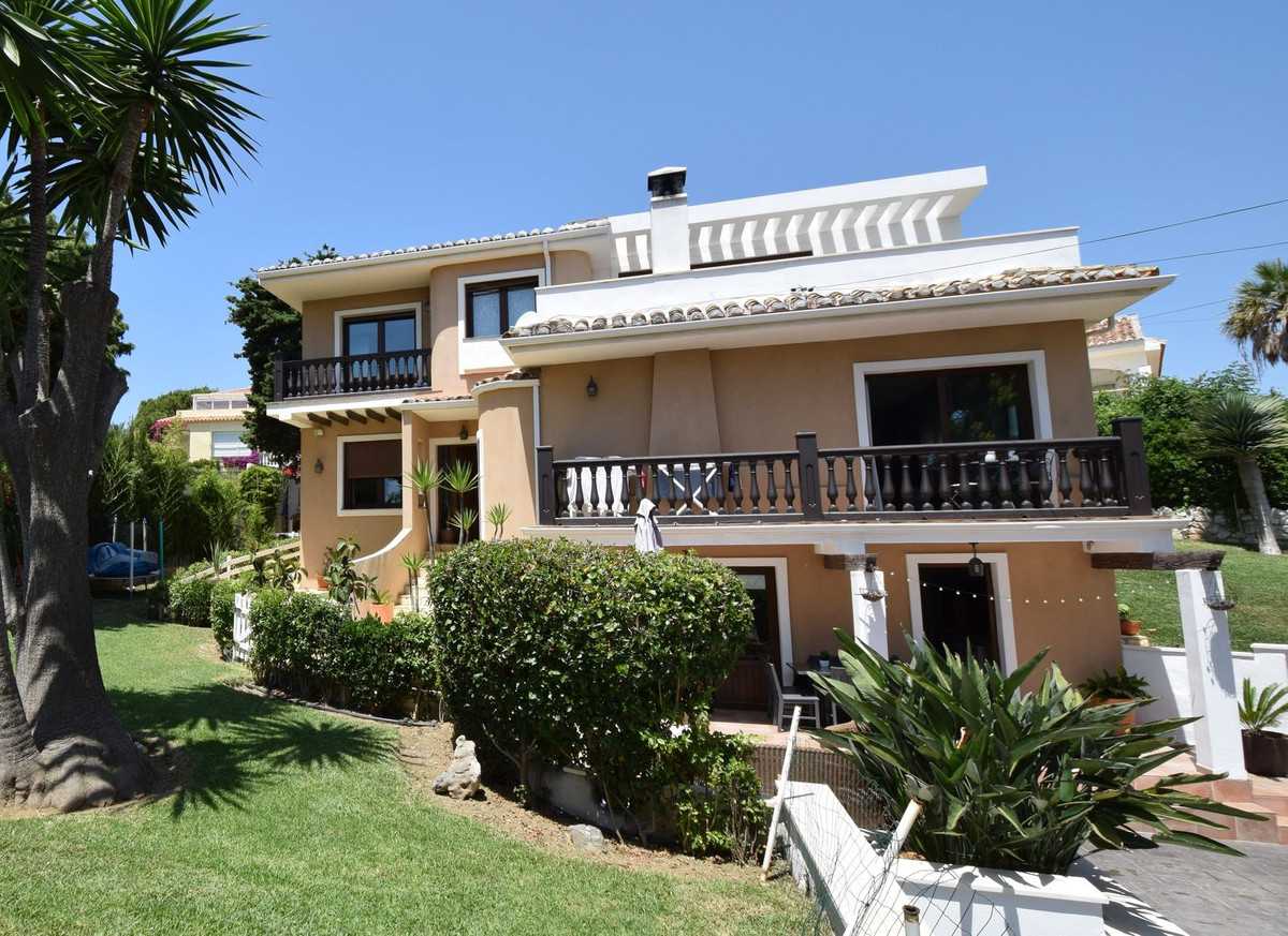 Casa nel Fuengirola, Andalusia 11135563