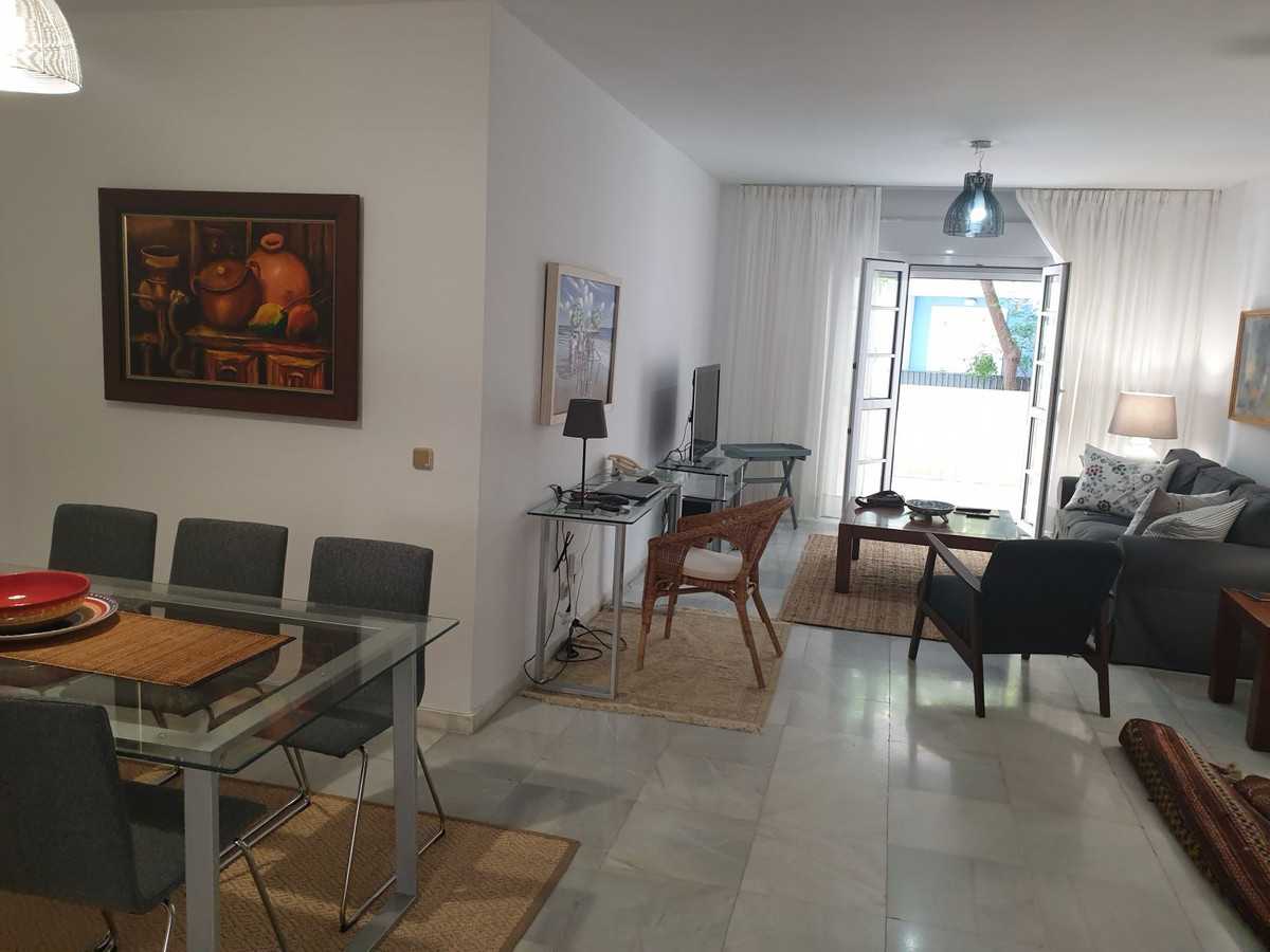 Condominium in Marbella, Andalusia 11135898