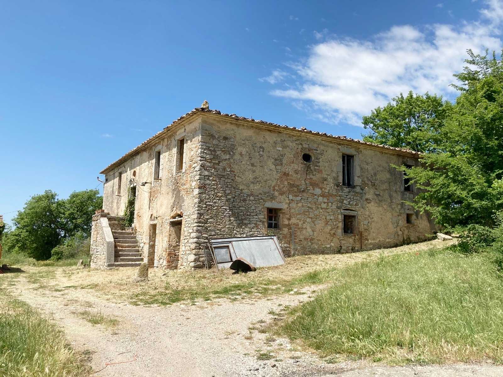 Rumah di San Casciano dei Bagni, Toskana 11136789