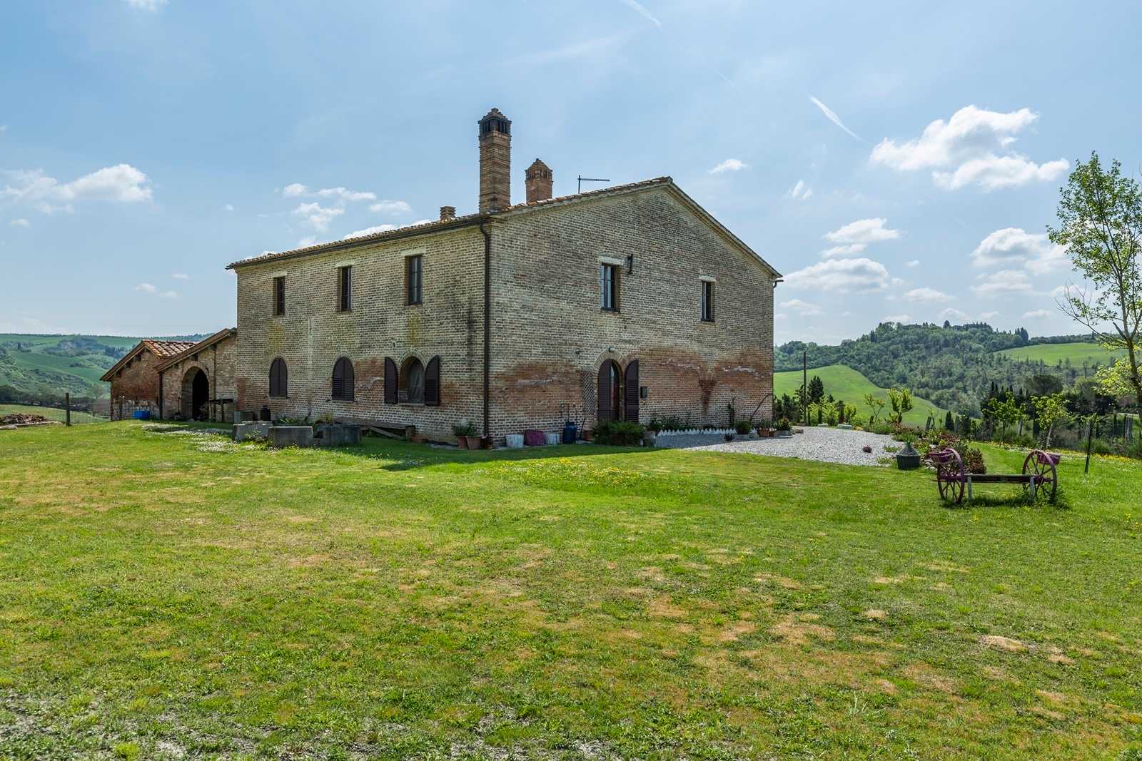 House in Asciano, Tuscany 11136811