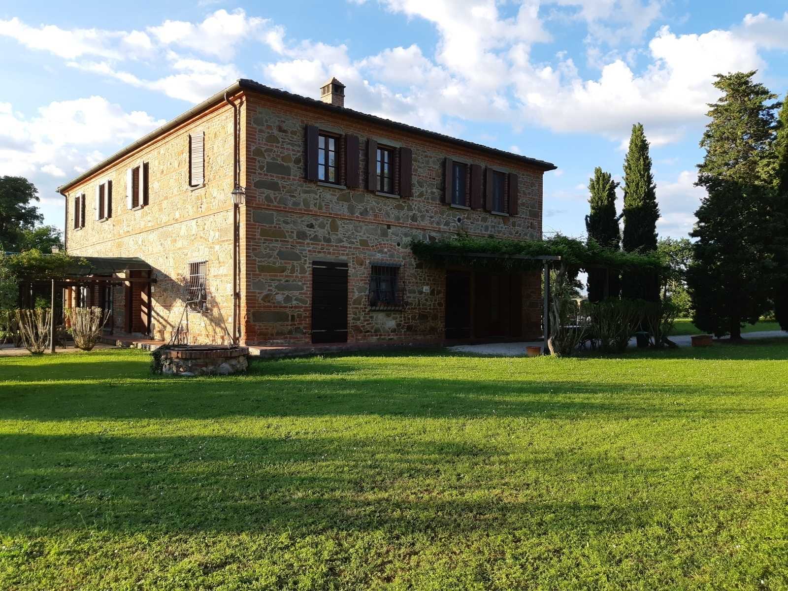 House in Sinalunga, Tuscany 11136880