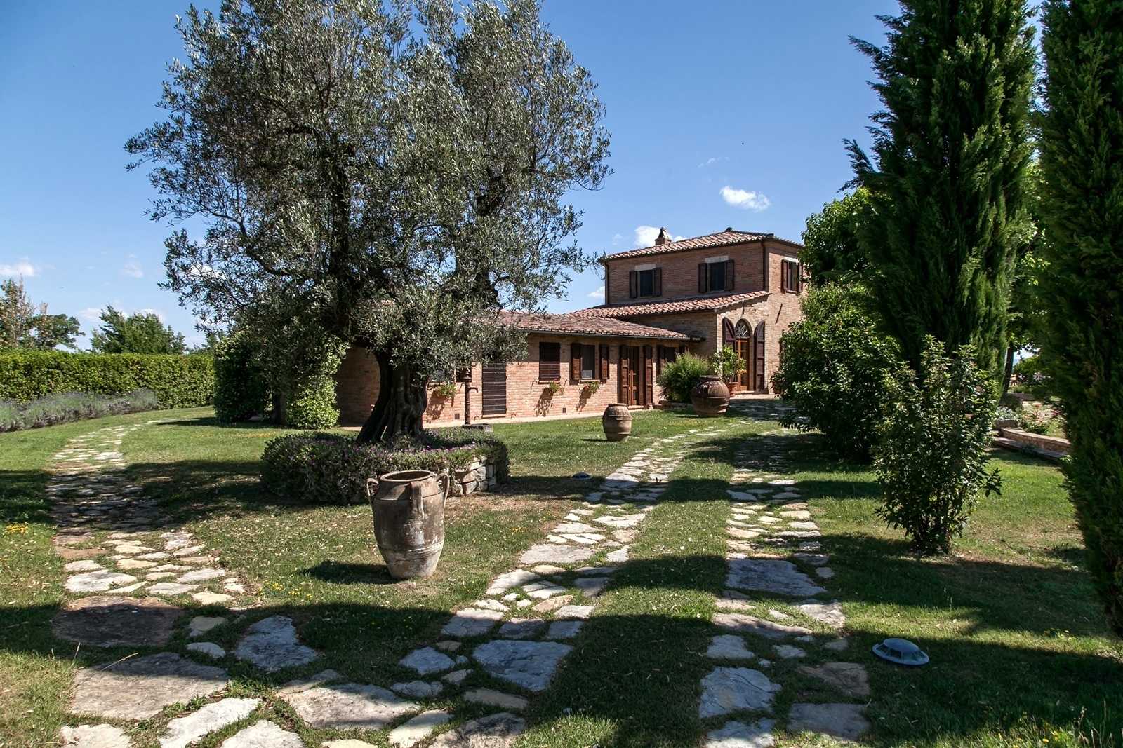 rumah dalam Chiusi, Tuscany 11137019