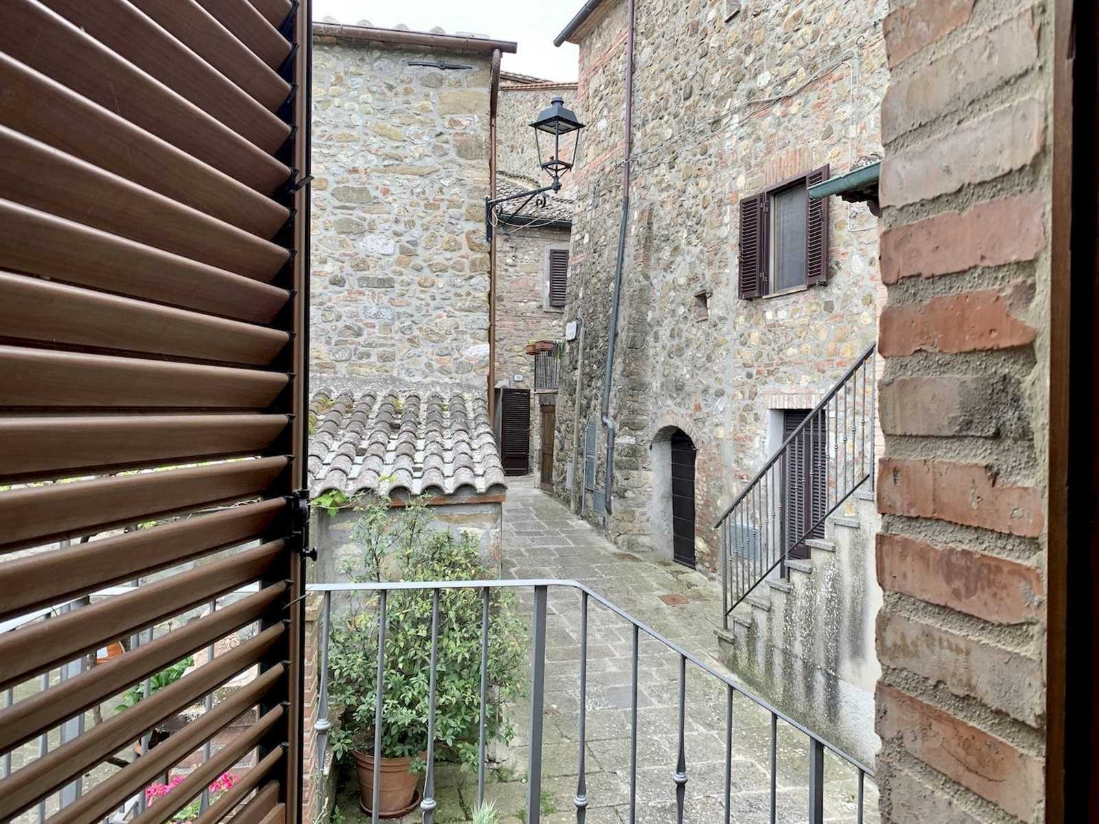 Condominio en Contignano, Tuscany 11137182
