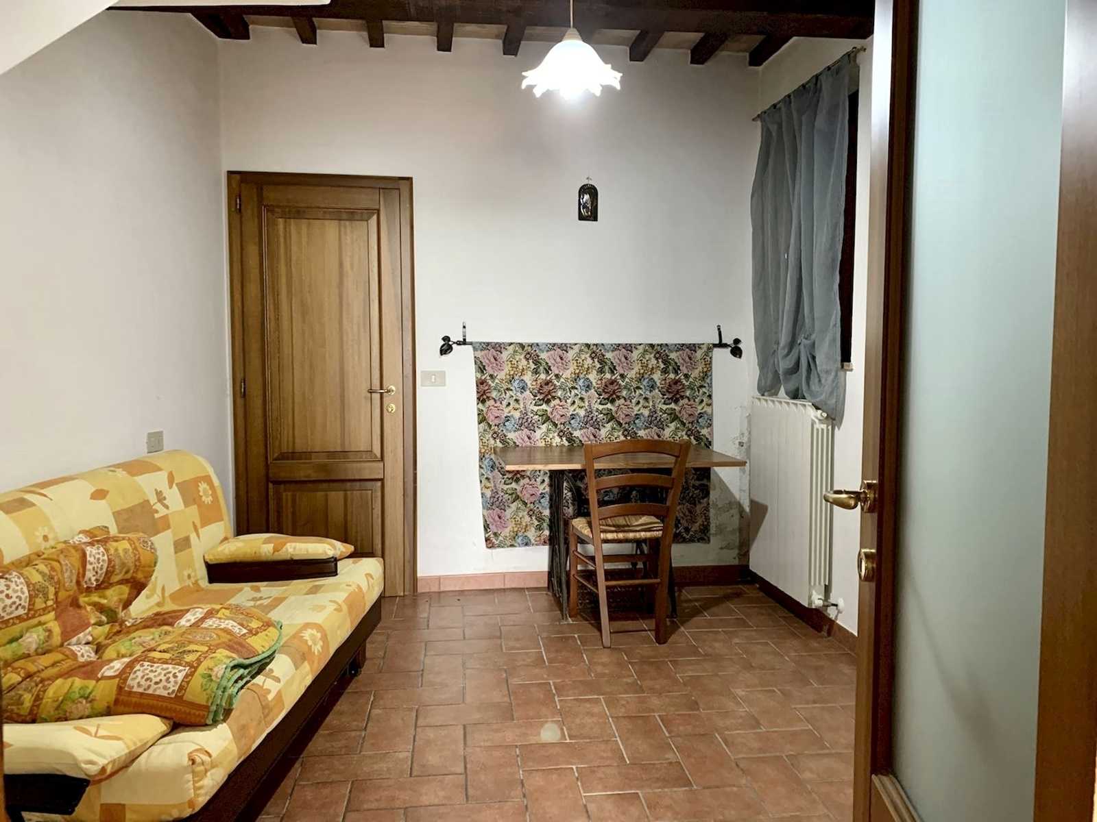 Condominium in Contignano, Tuscany 11137182