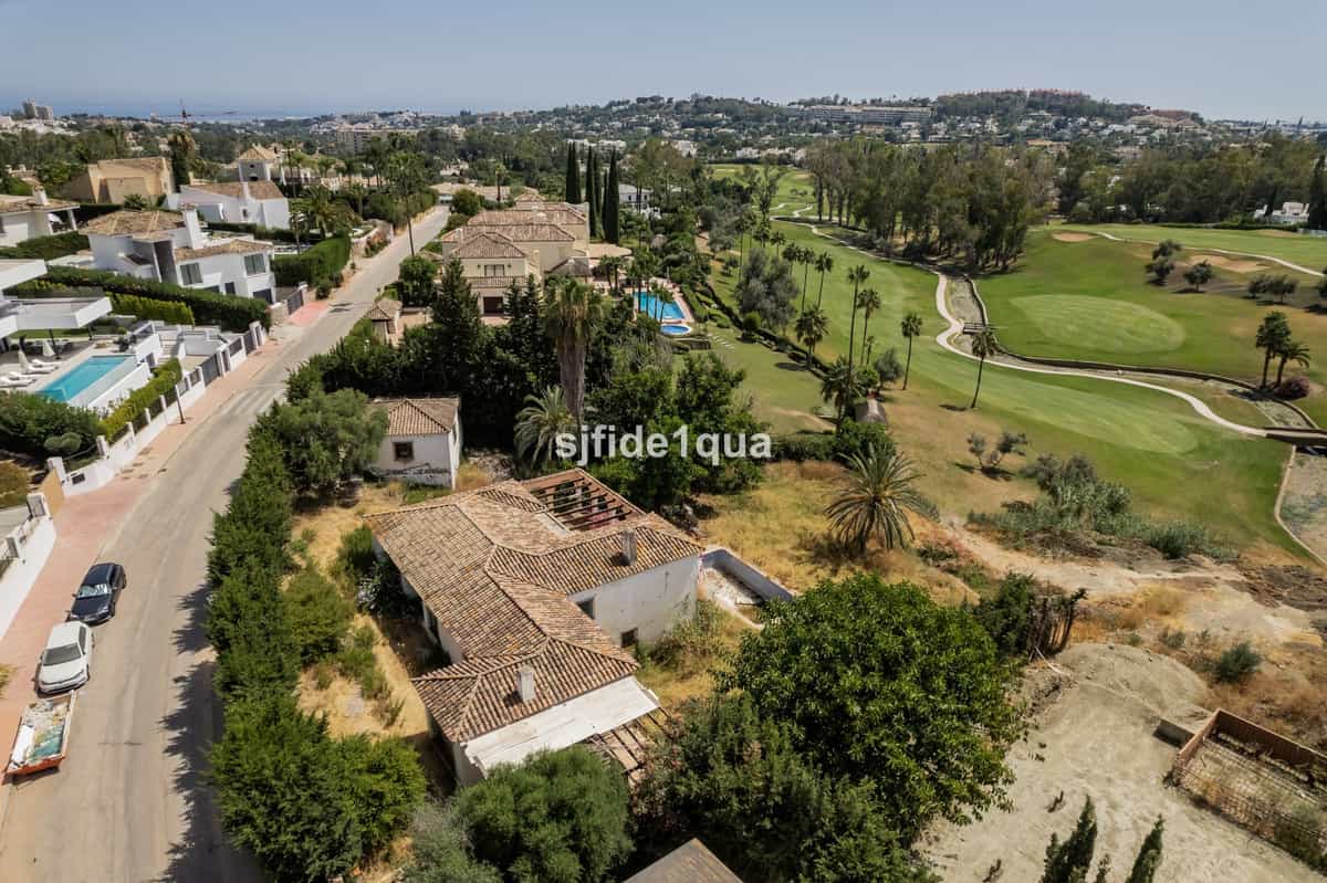 Land in Marbella, Andalucía 11137198