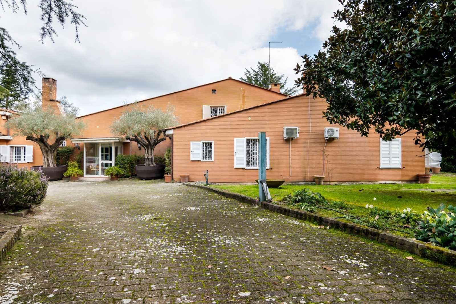 House in Olgiata, Lazio 11137240