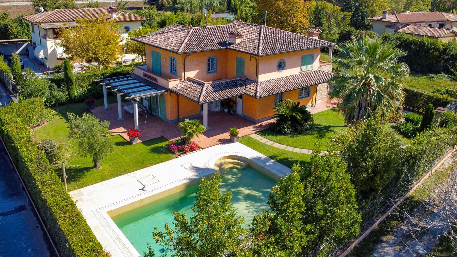 House in Forte dei Marmi, Tuscany 11137490