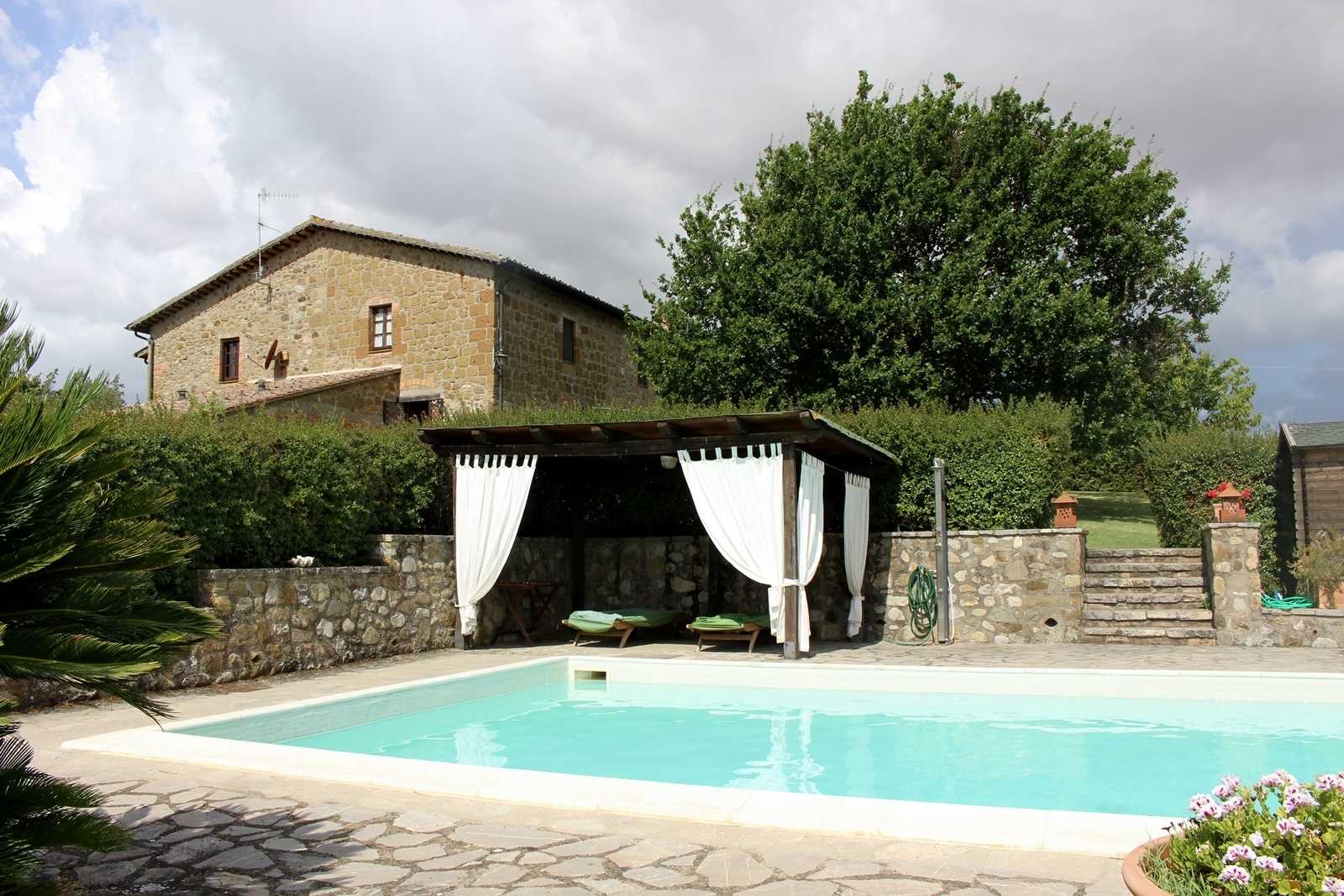 House in San Casciano dei Bagni, Tuscany 11137513