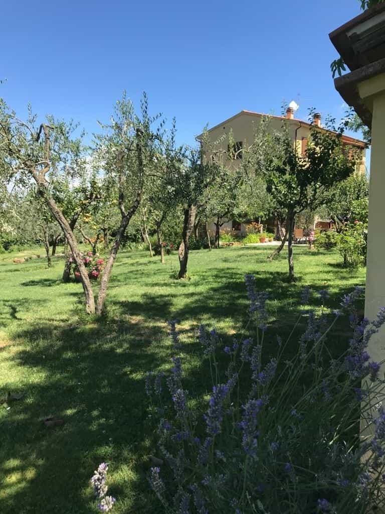 жилой дом в Cetona, Tuscany 11137827