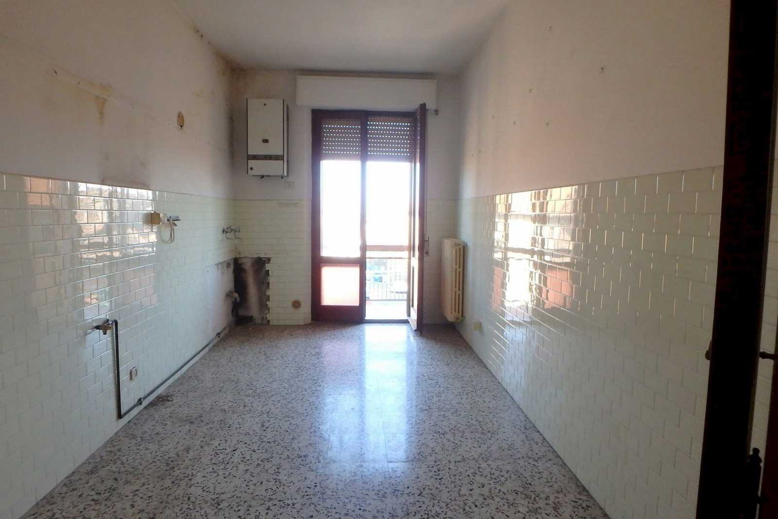 Condominium dans Acquaviva, Tuscany 11137965