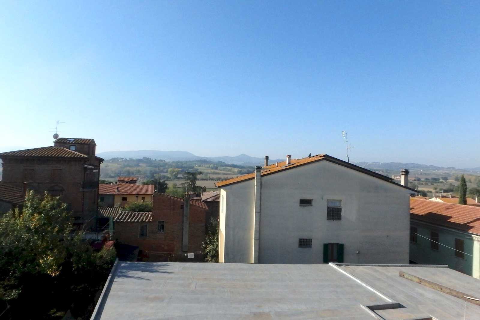 Condominium dans Acquaviva, Tuscany 11137965
