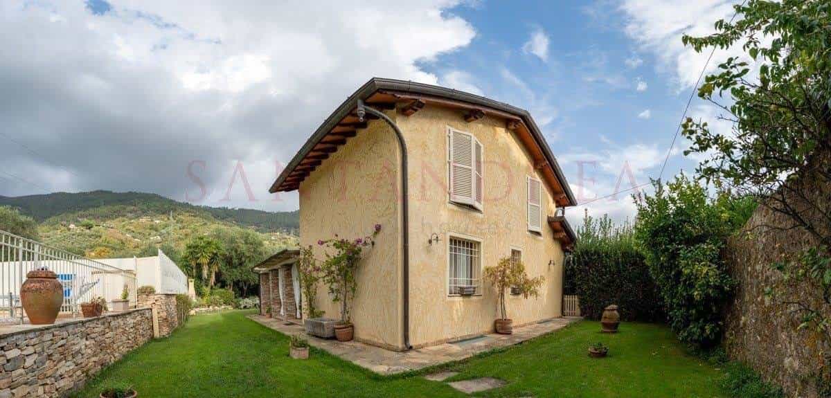 House in Pietrasanta, Tuscany 11138125