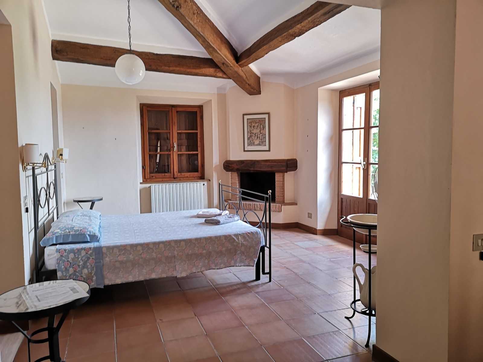 Dom w Montefollonico, Tuscany 11138137