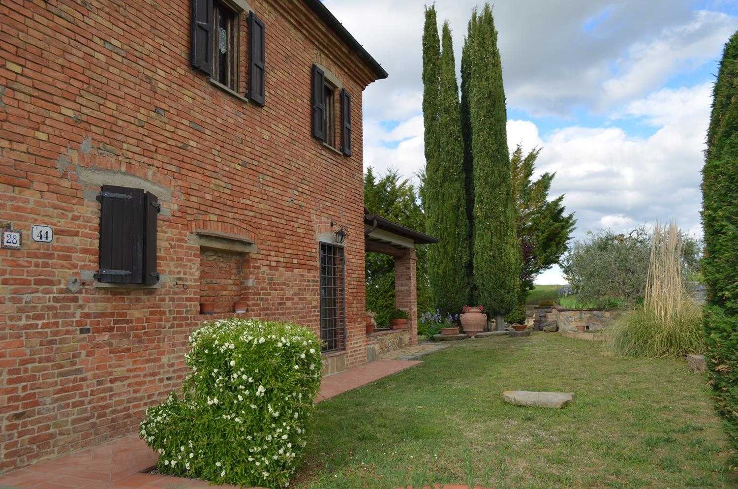 House in Montefollonico, Tuscany 11138181