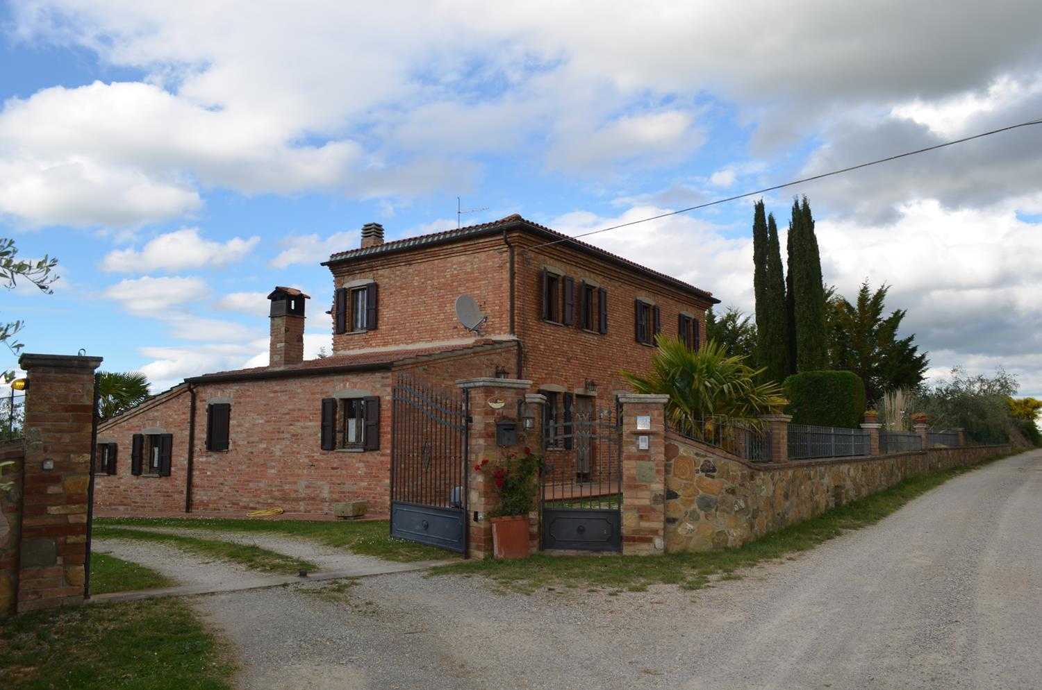 Dom w Montefollonico, Toskania 11138181
