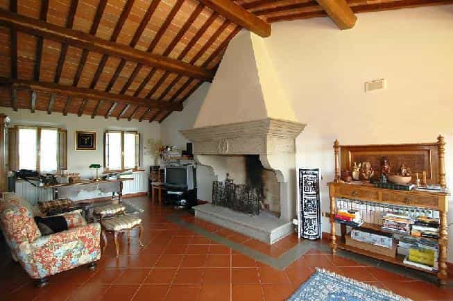 rumah dalam Trequanda, Tuscany 11138189
