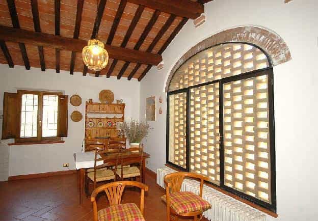 House in Trequanda, Tuscany 11138189