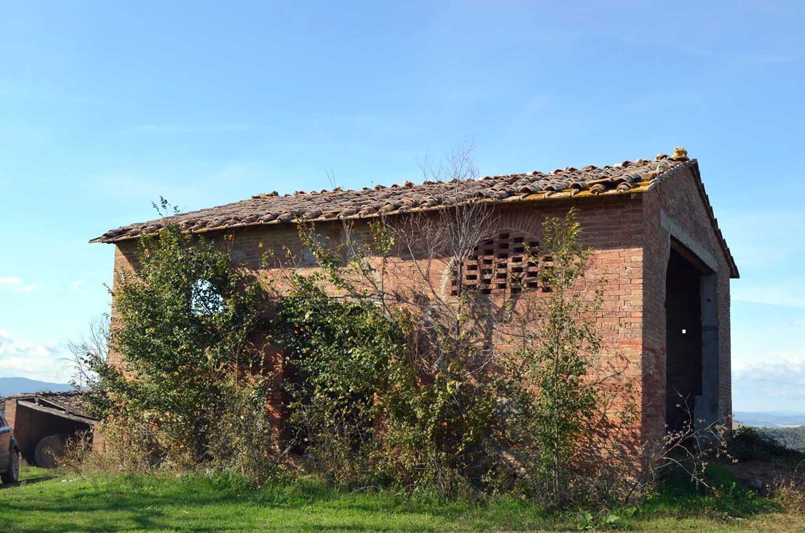 بيت في San Giovanni d'Asso, Tuscany 11138249