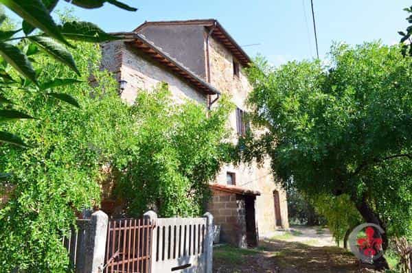 rumah dalam Montepulciano, Tuscany 11138264