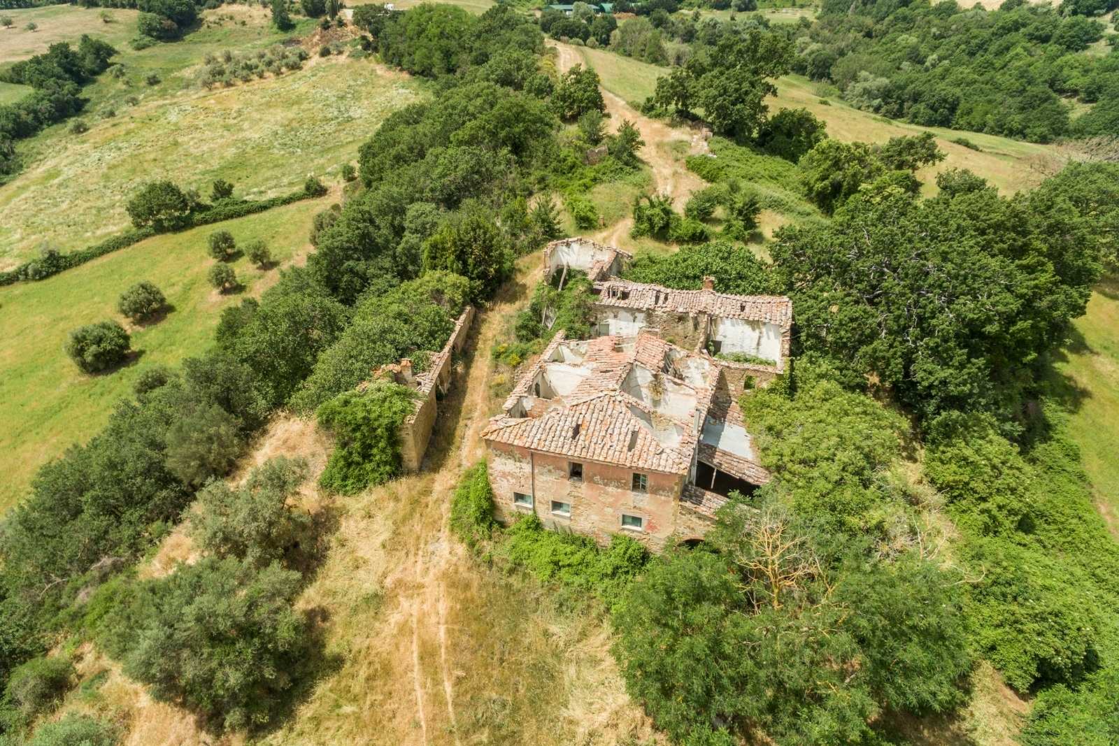 بيت في Montefollonico, Tuscany 11138313