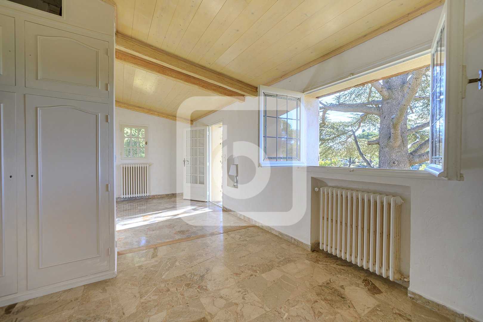 Talo sisään Gourdon, Provence-Alpes-Cote d'Azur 11138819