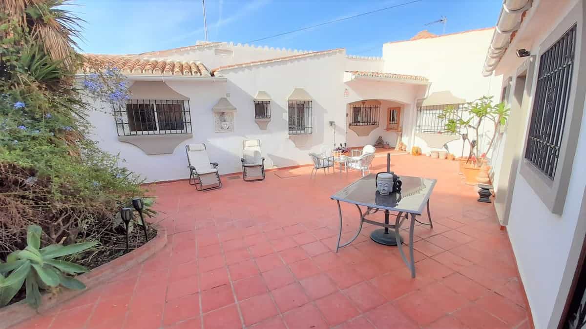 σπίτι σε La Campana, Andalusia 11139057