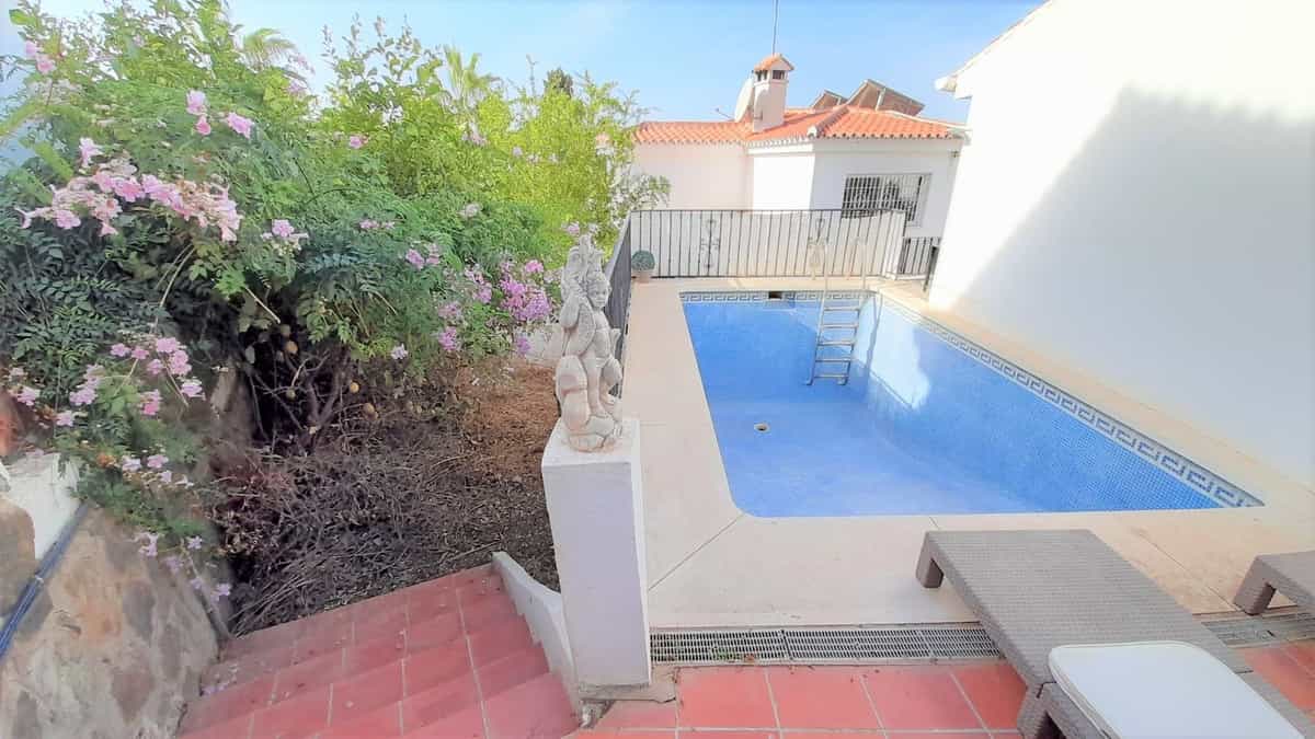بيت في La Campana, Andalusia 11139236