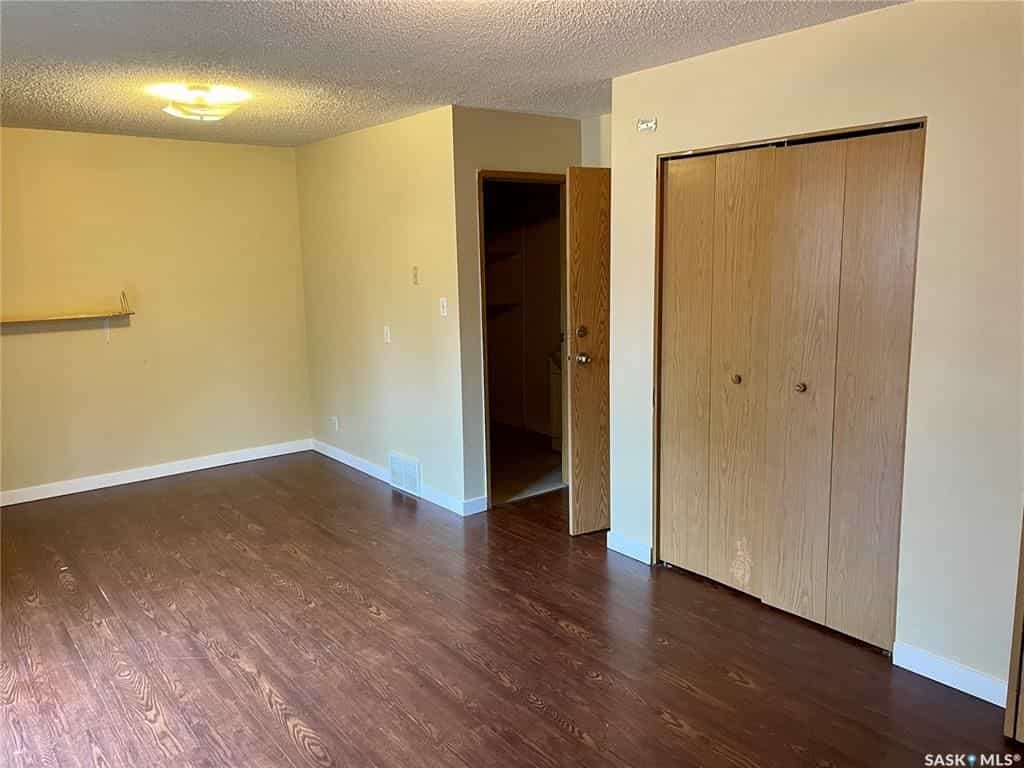 公寓 在 Saskatoon, Saskatchewan 11139275
